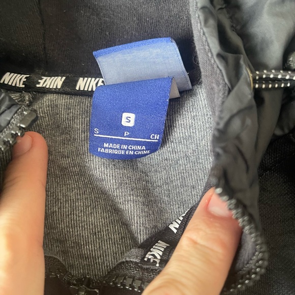 Nike Windbreaker jacket - Picture 2 of 3